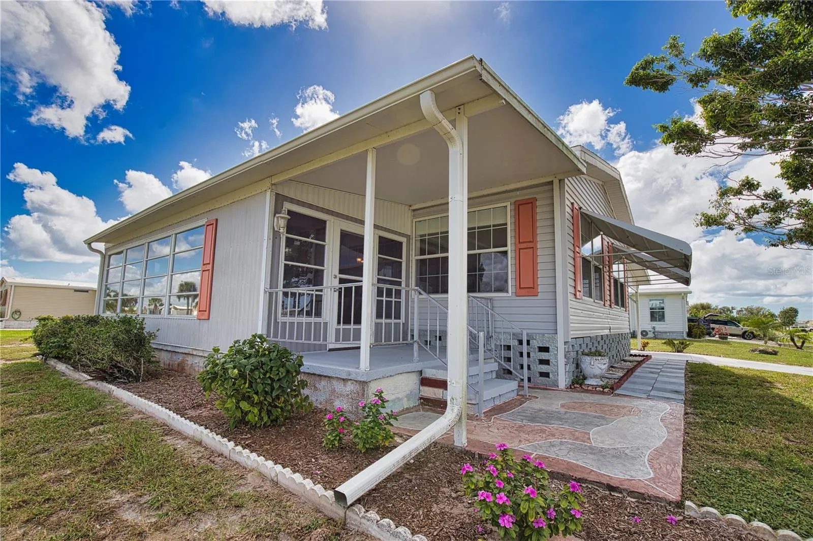 1555 SANDERLING DR