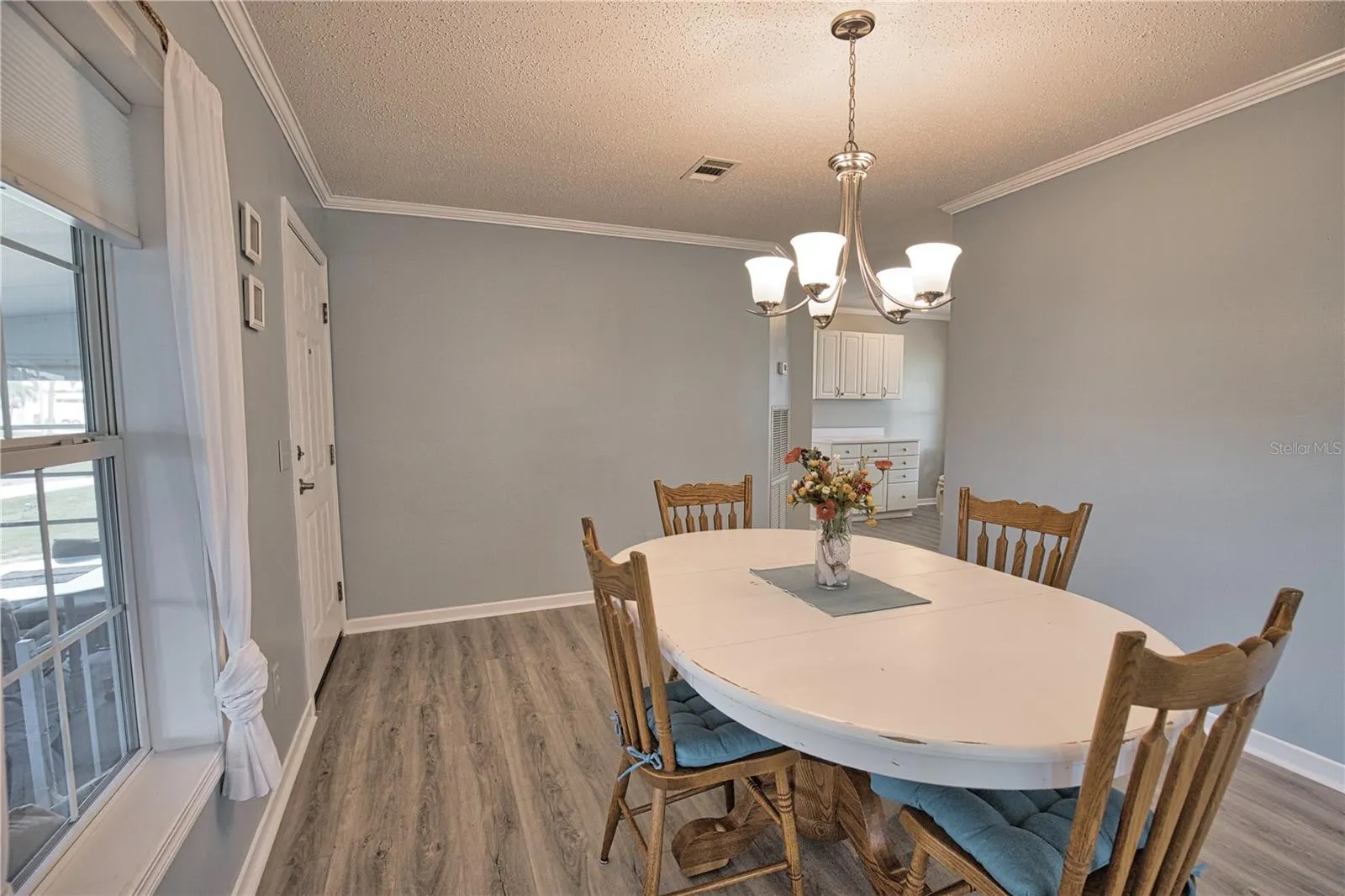 1555 SANDERLING DR