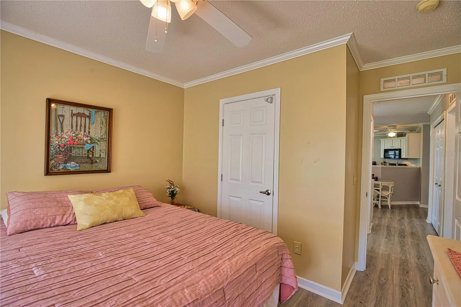 1555 SANDERLING DR