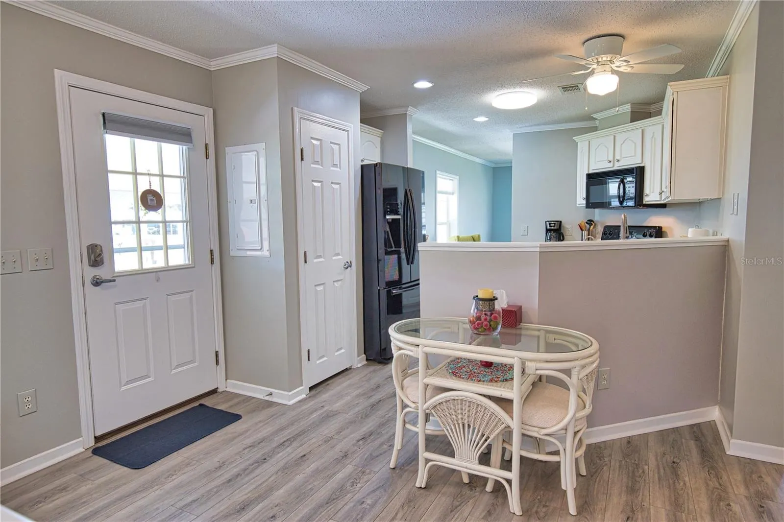 1555 SANDERLING DR