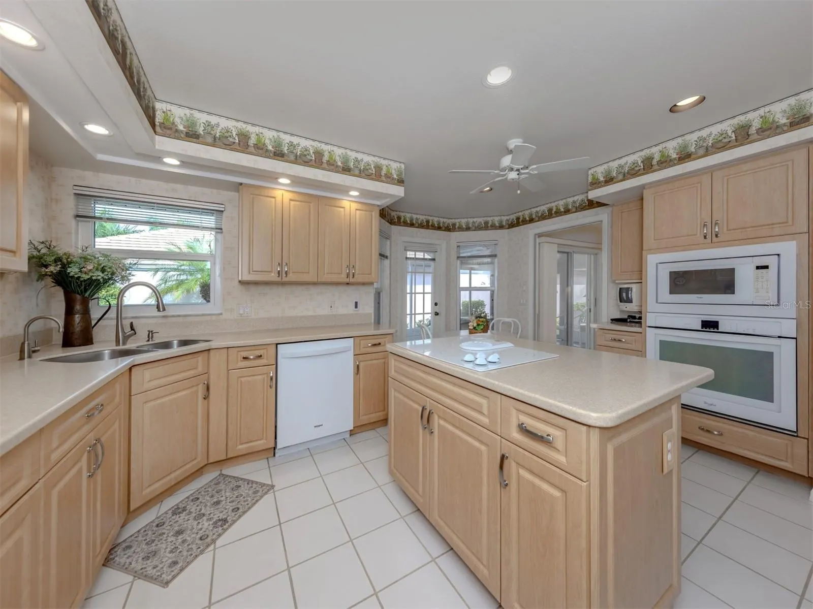 523 CLUBSIDE CIR #52, #52