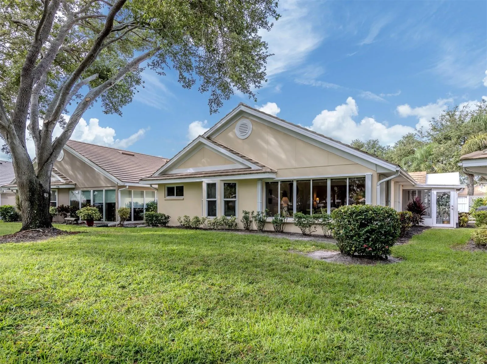 523 CLUBSIDE CIR #52, #52