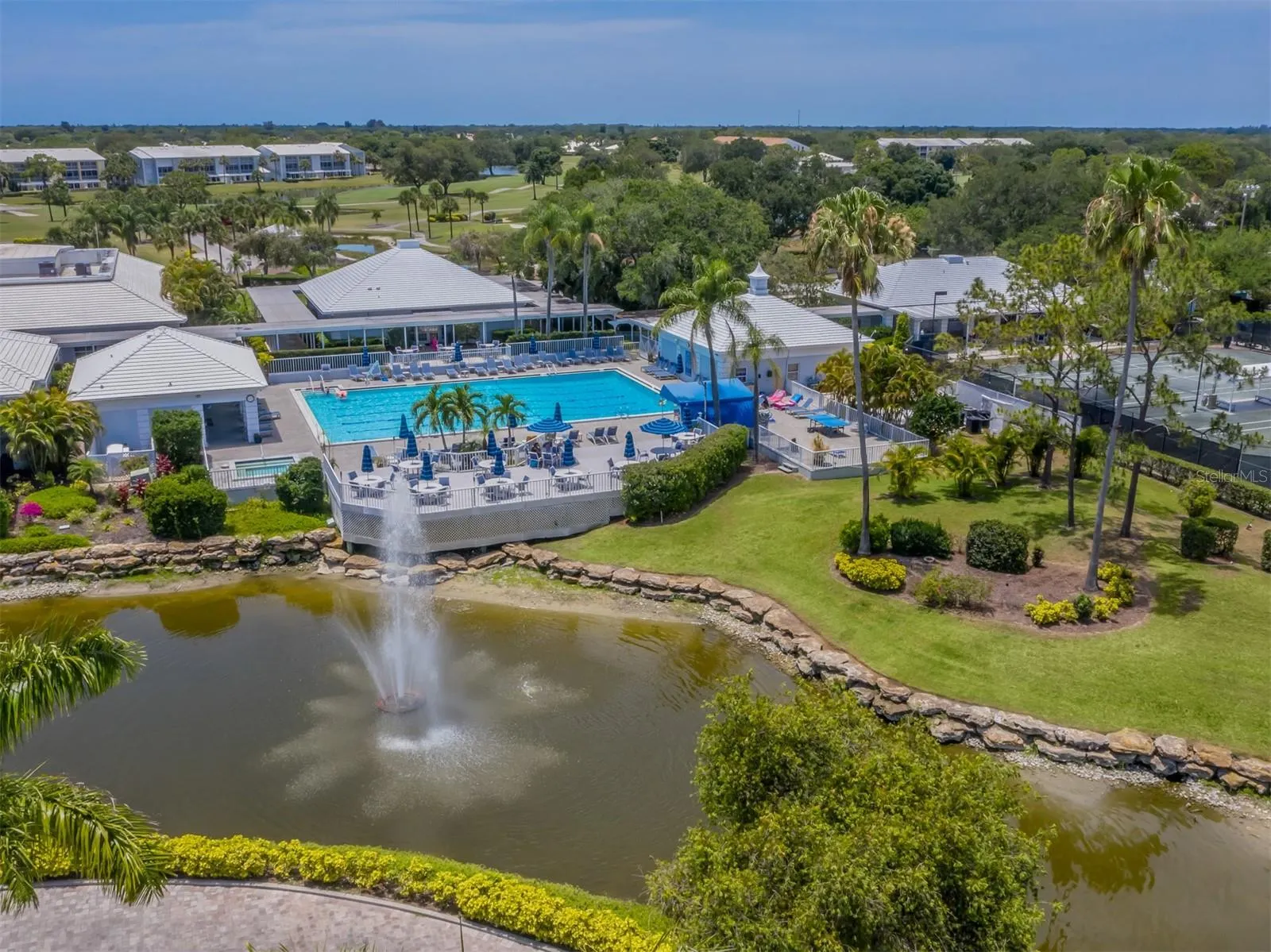 523 CLUBSIDE CIR #52, #52