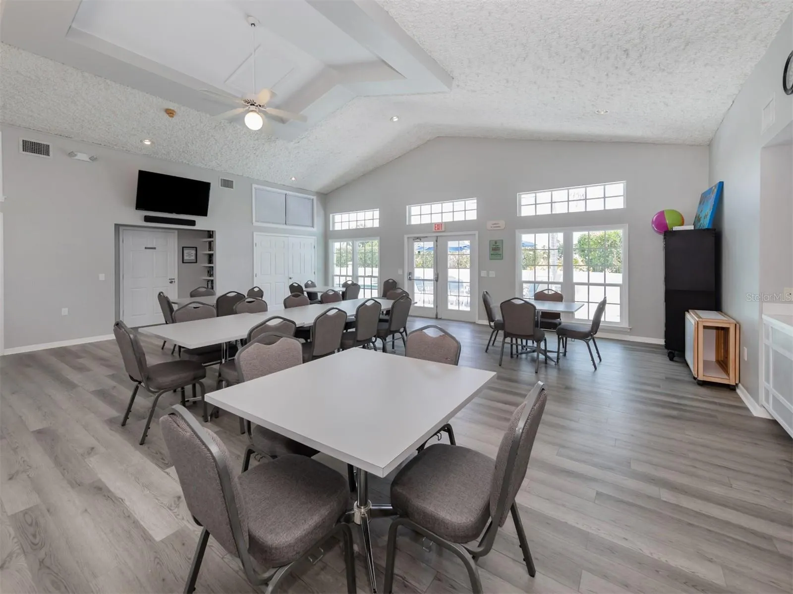 523 CLUBSIDE CIR #52, #52