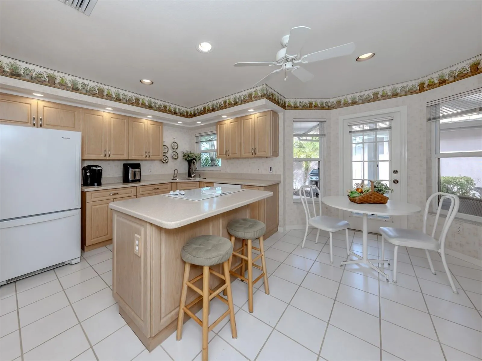523 CLUBSIDE CIR #52, #52