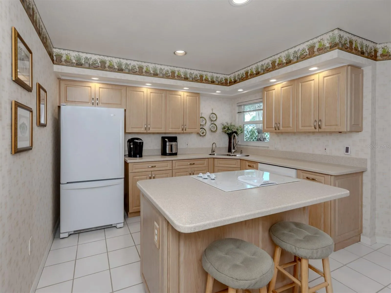 523 CLUBSIDE CIR #52, #52