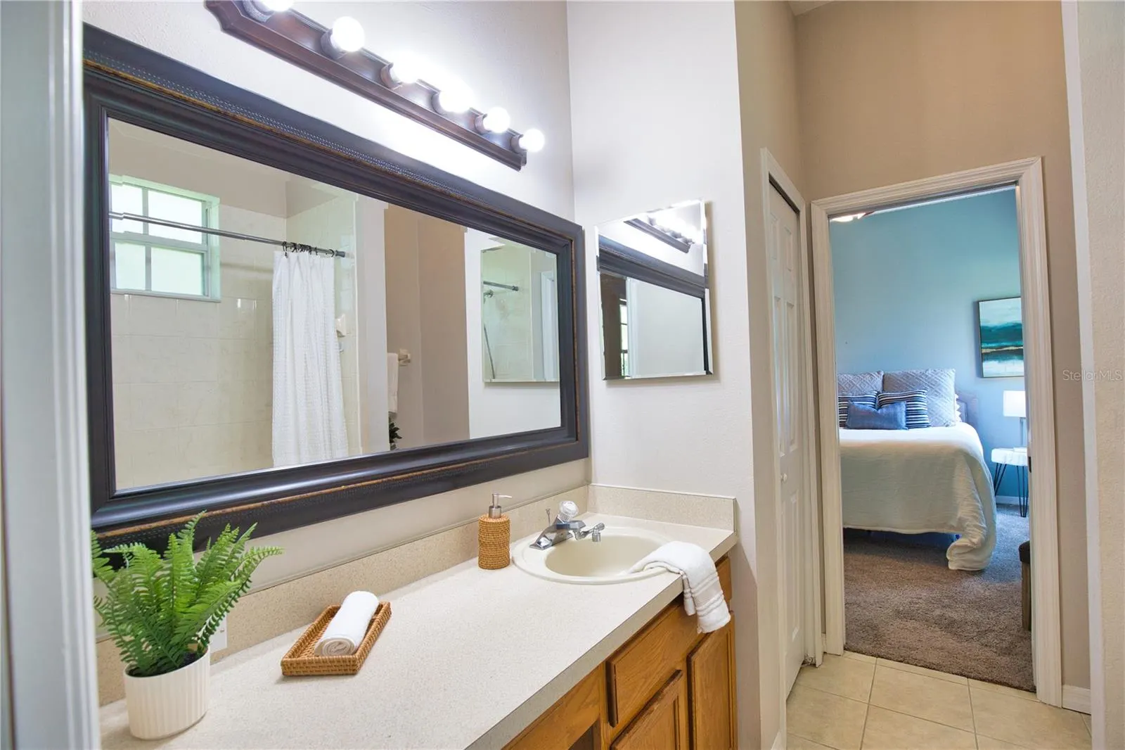 8209 SNOWY EGRET PL