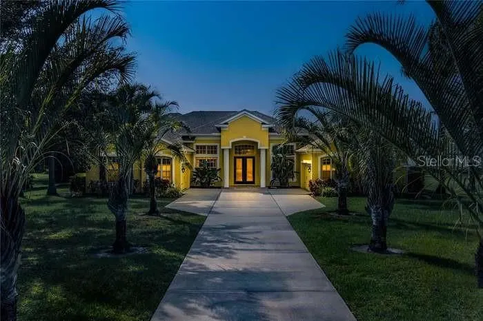 8209 SNOWY EGRET PL