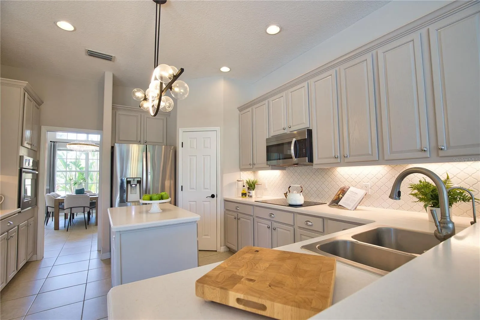 8209 SNOWY EGRET PL