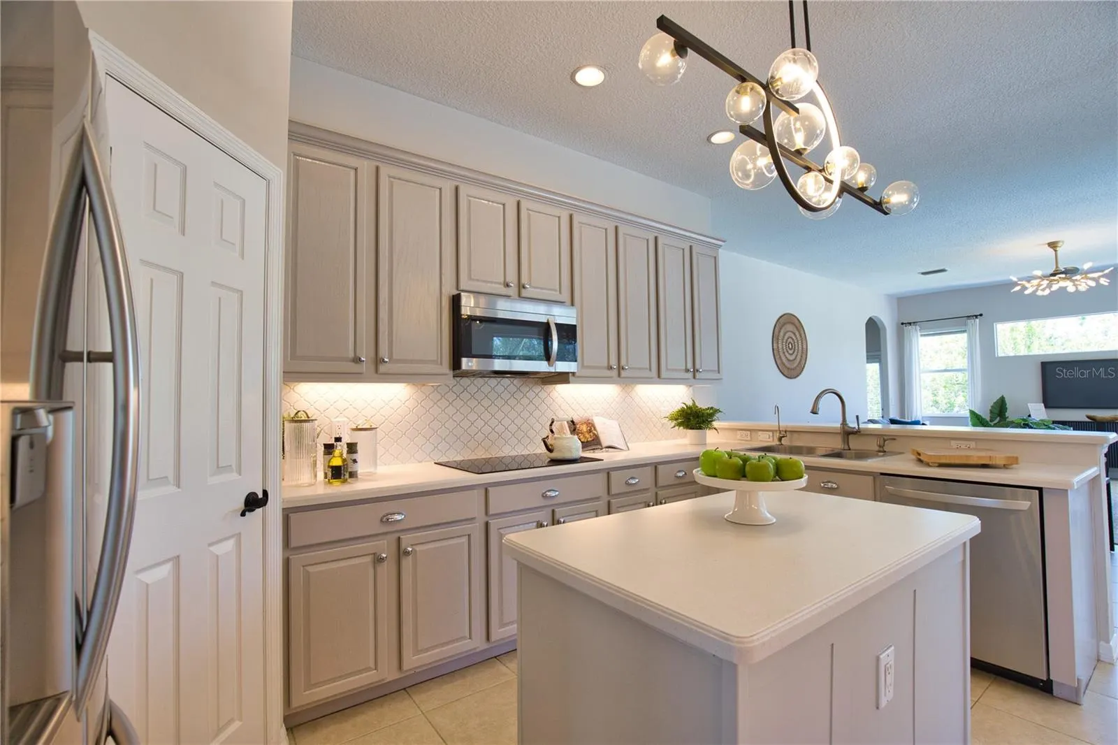 8209 SNOWY EGRET PL
