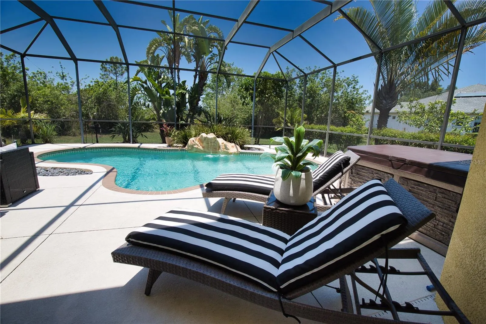 8209 SNOWY EGRET PL