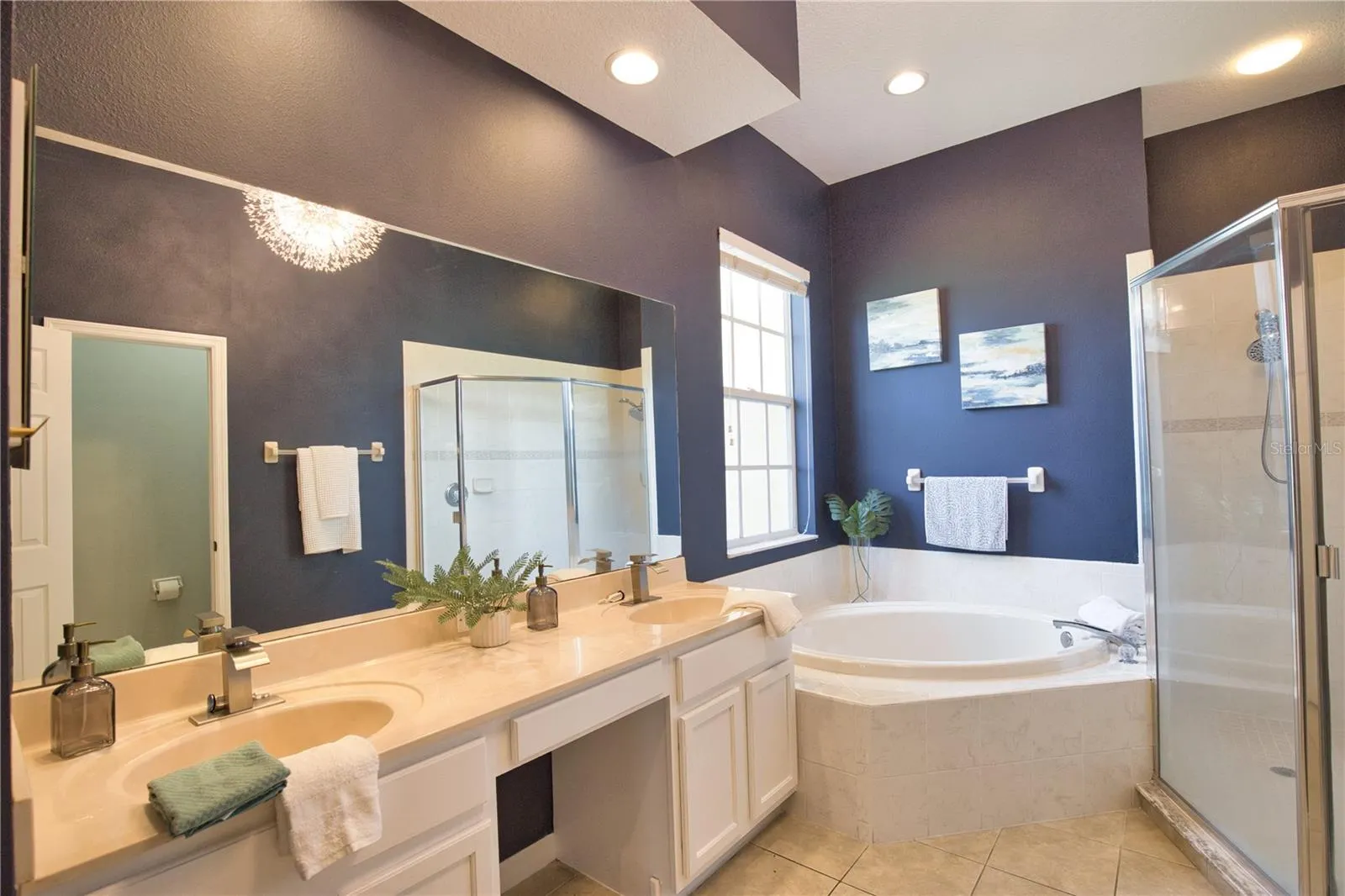 8209 SNOWY EGRET PL