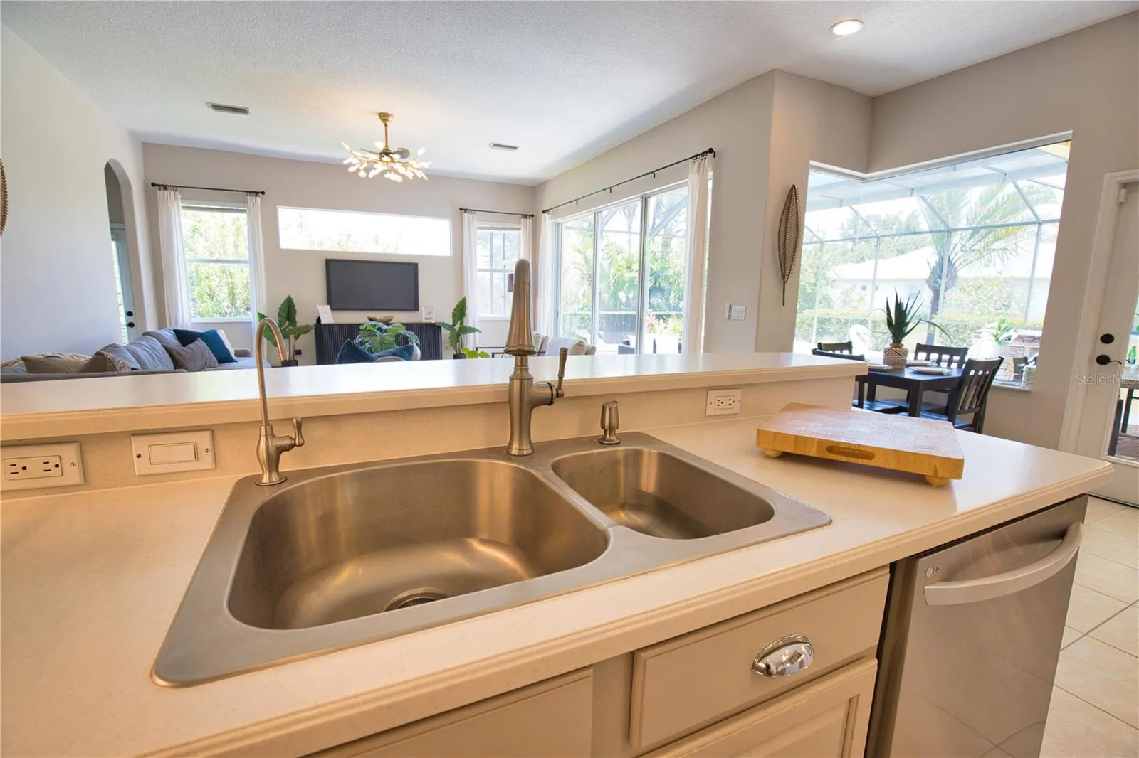 8209 SNOWY EGRET PL