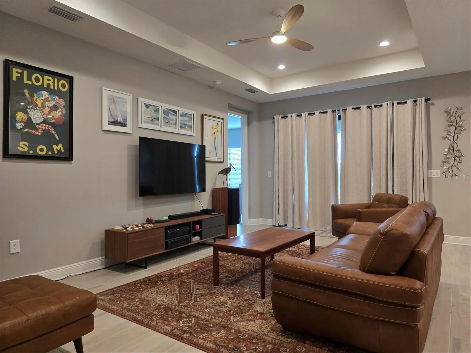 390 ARIANO AVE