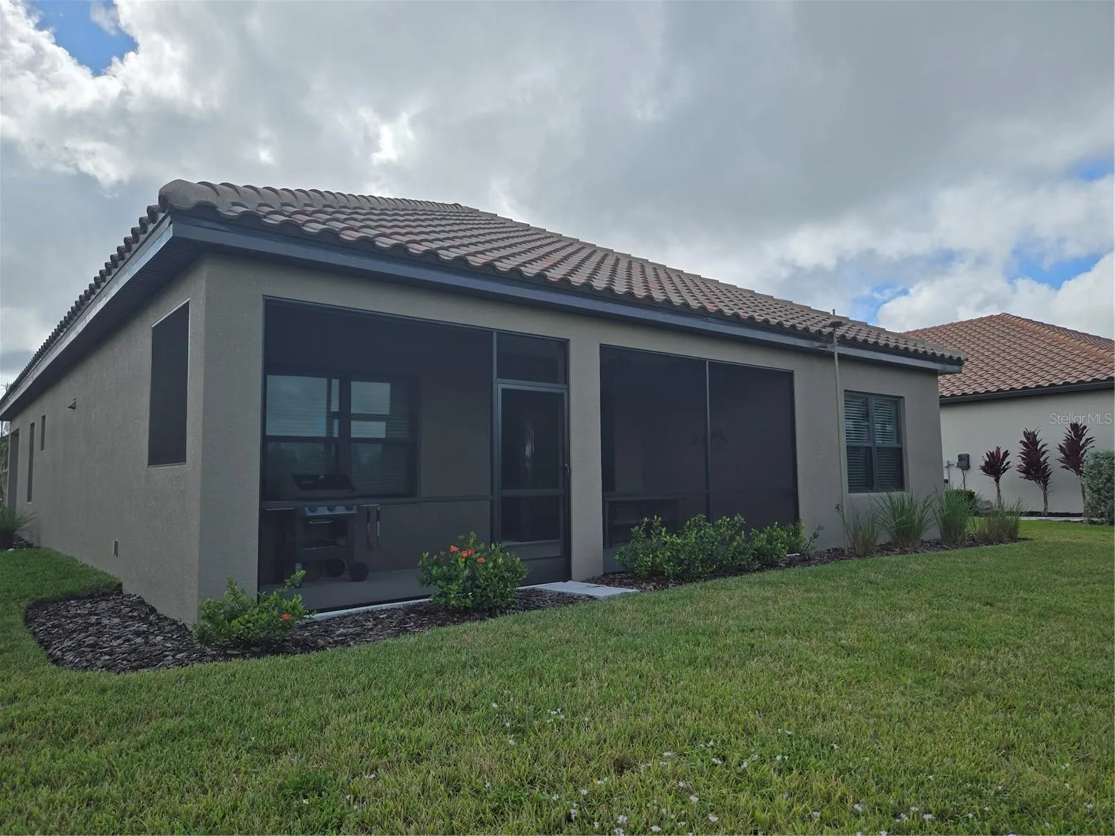 390 ARIANO AVE