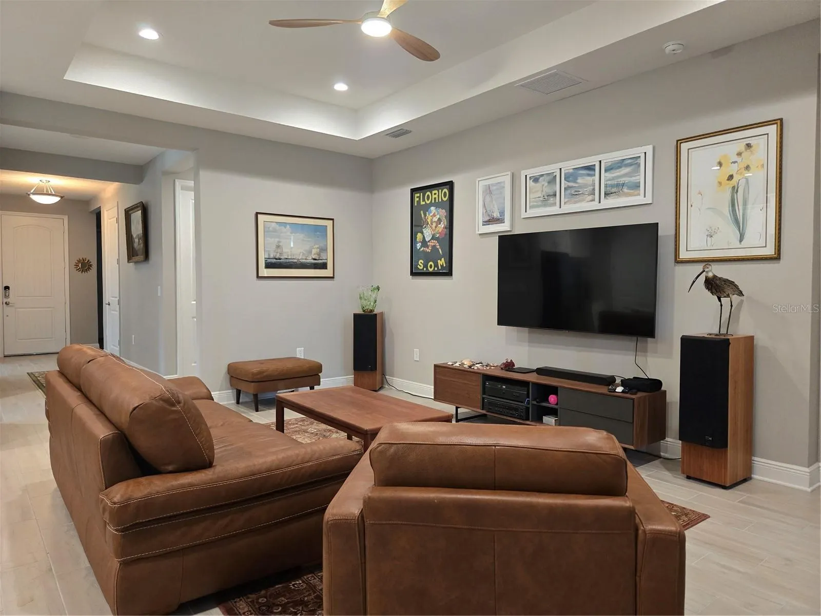 390 ARIANO AVE