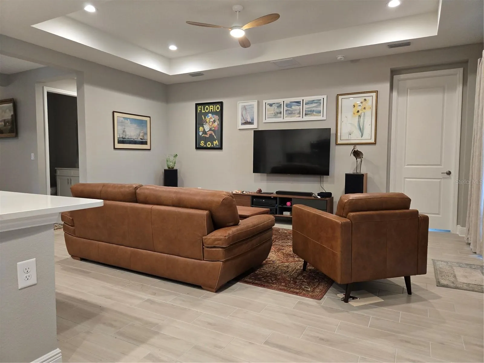 390 ARIANO AVE