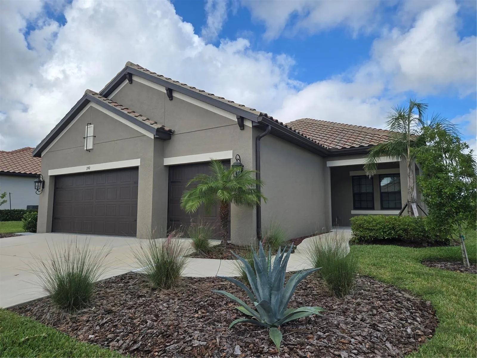 390 ARIANO AVE