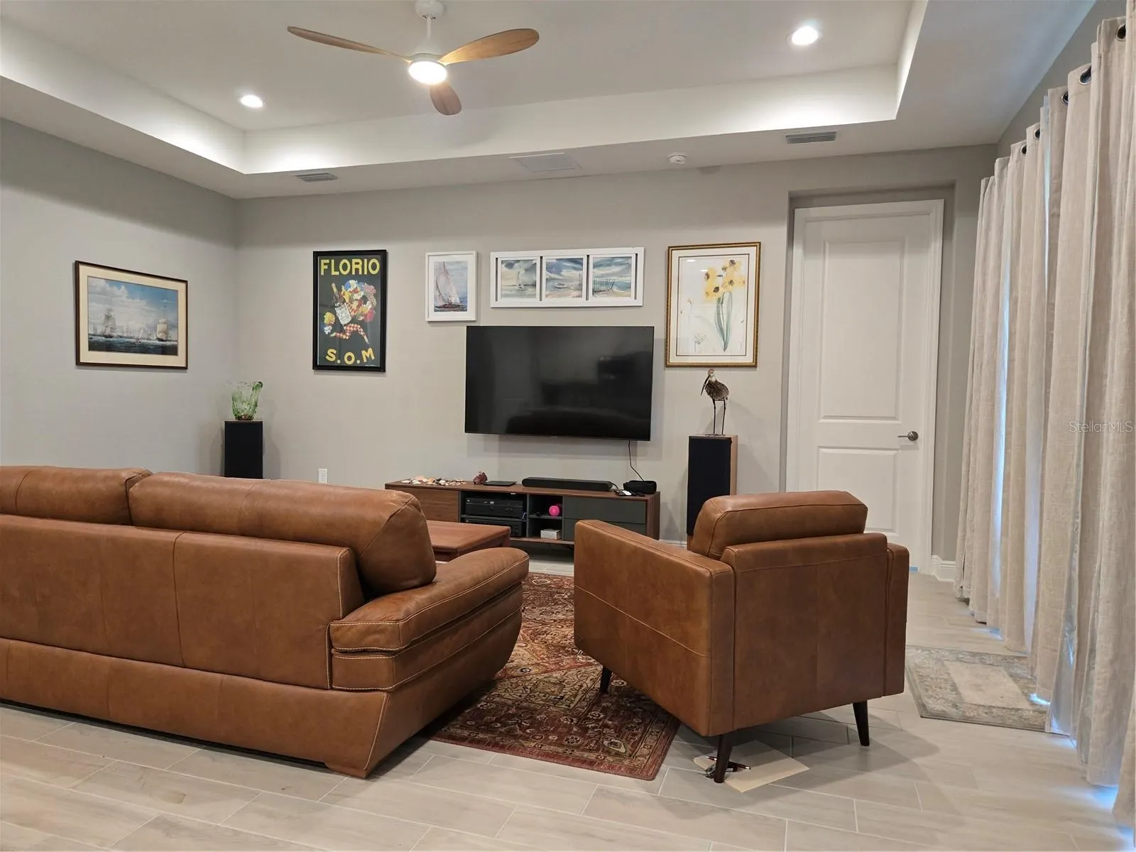 390 ARIANO AVE