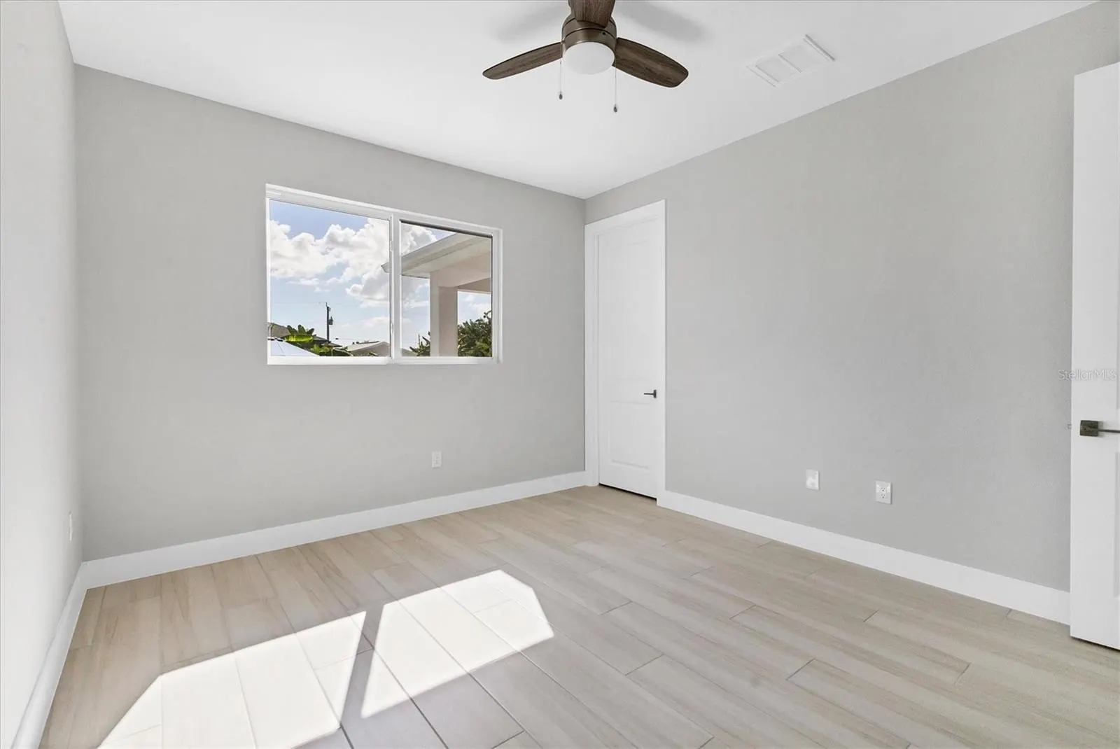 14065 PARIS LN
