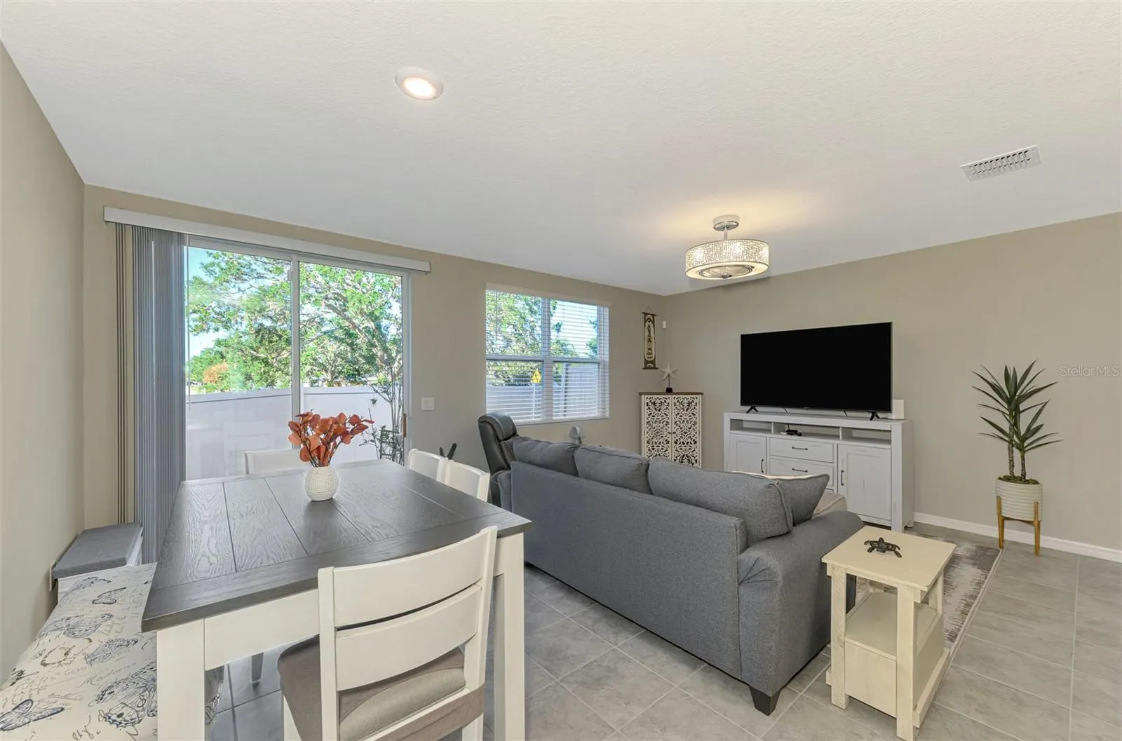 5860 OCEAN ISLE DR