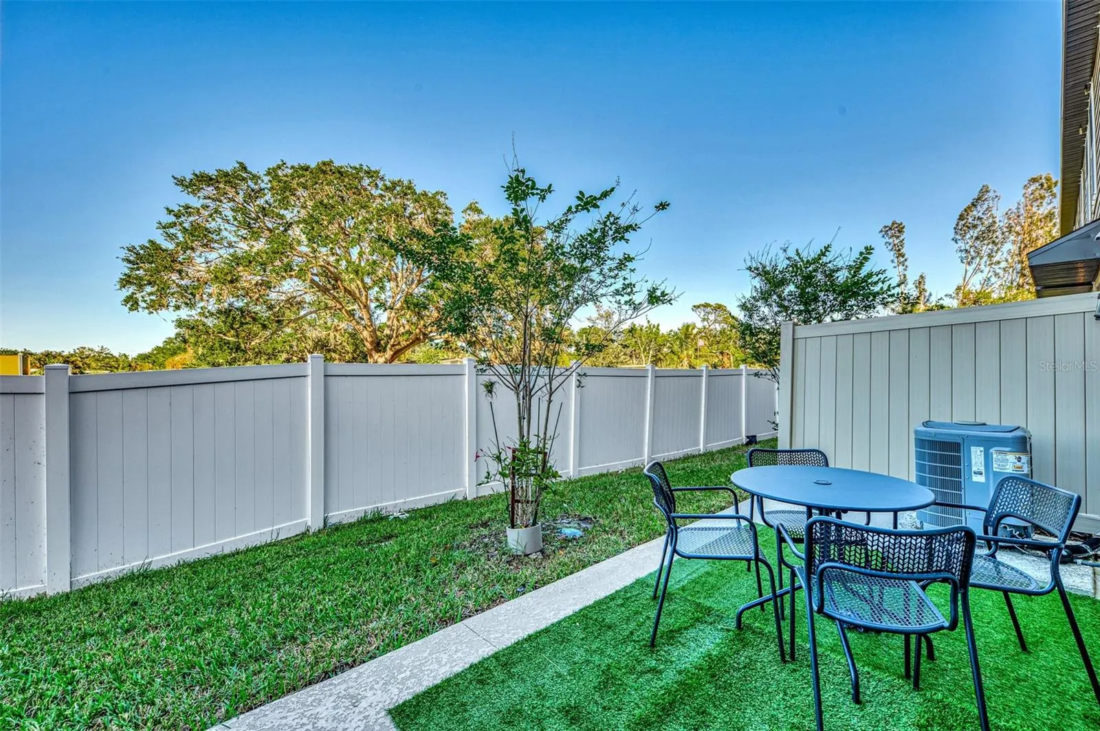 5860 OCEAN ISLE DR