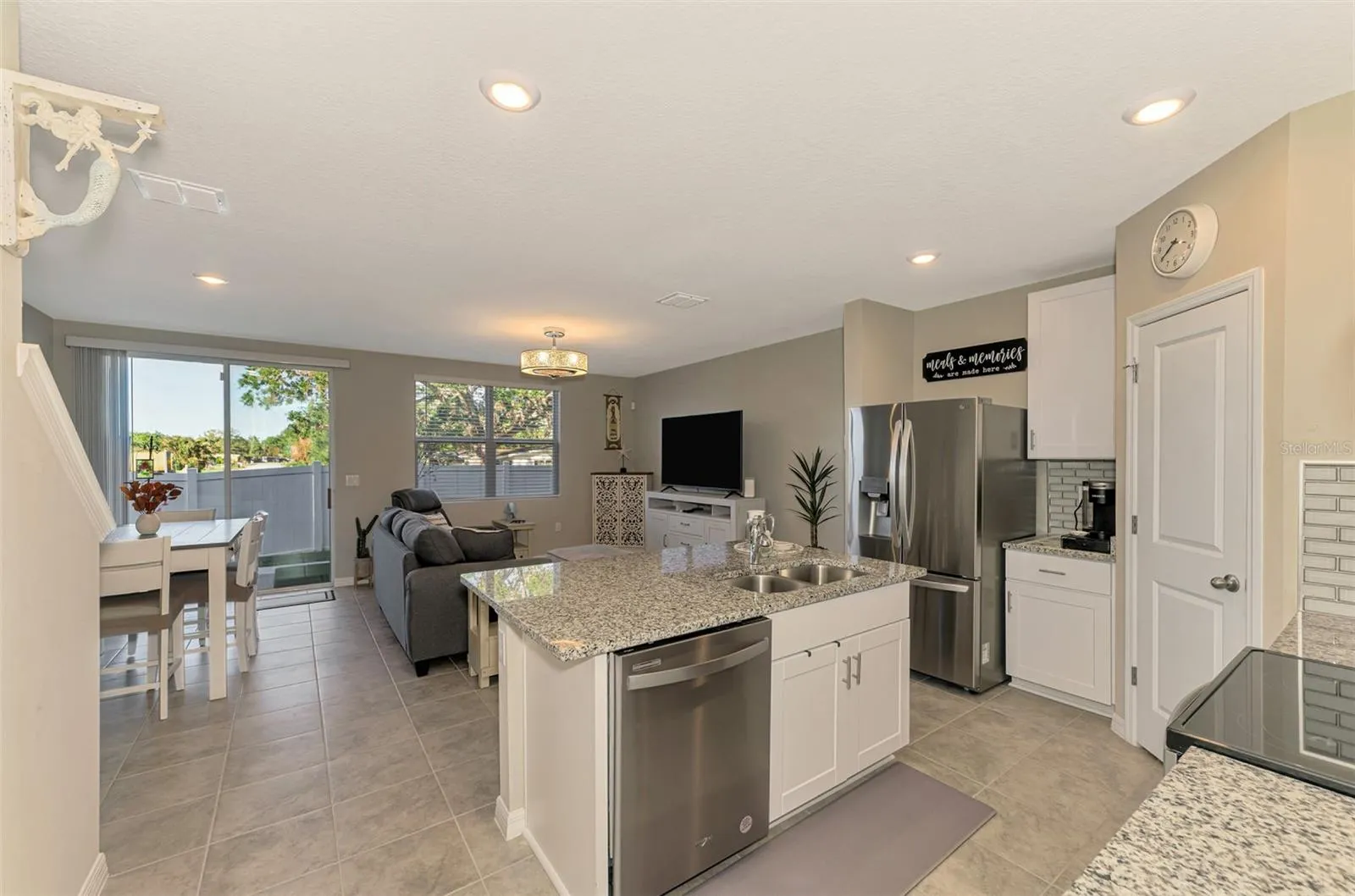 5860 OCEAN ISLE DR