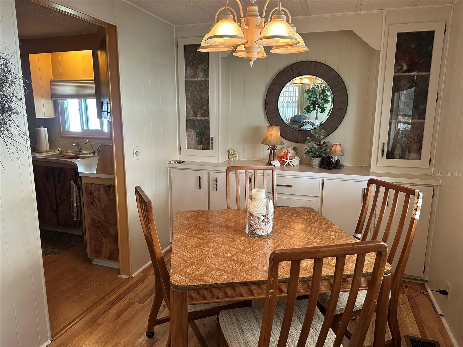5800 FORSYTHIA RD