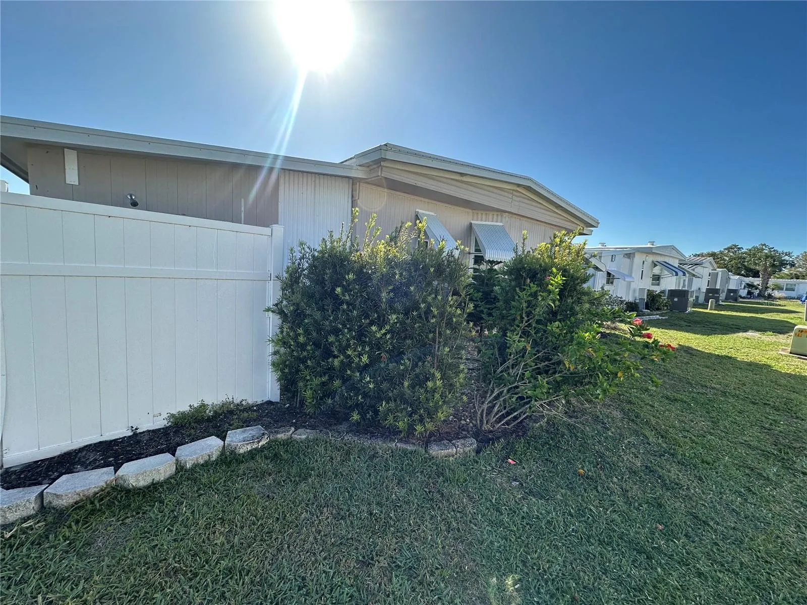 5800 FORSYTHIA RD