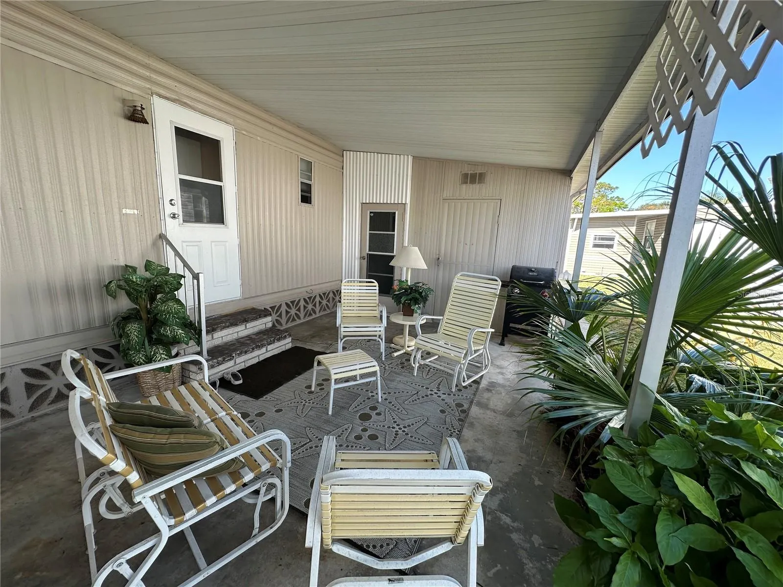 5800 FORSYTHIA RD