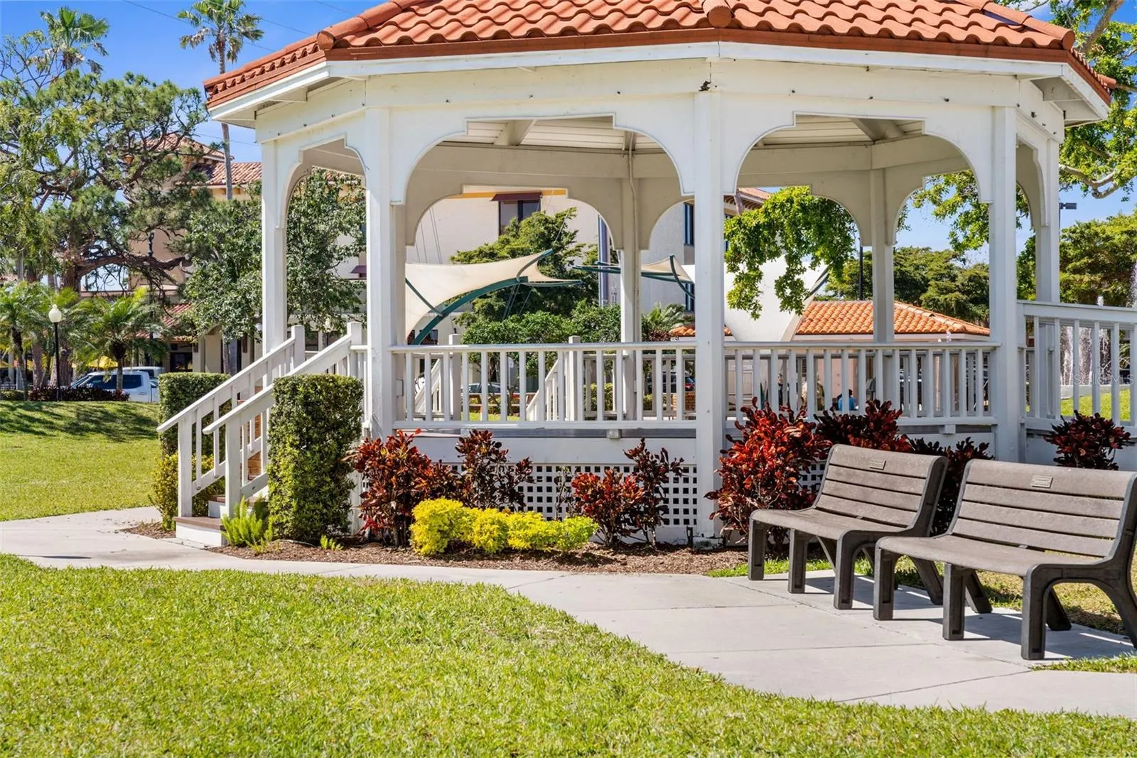 1211 CAPRI ISLES BLVD #140, #140