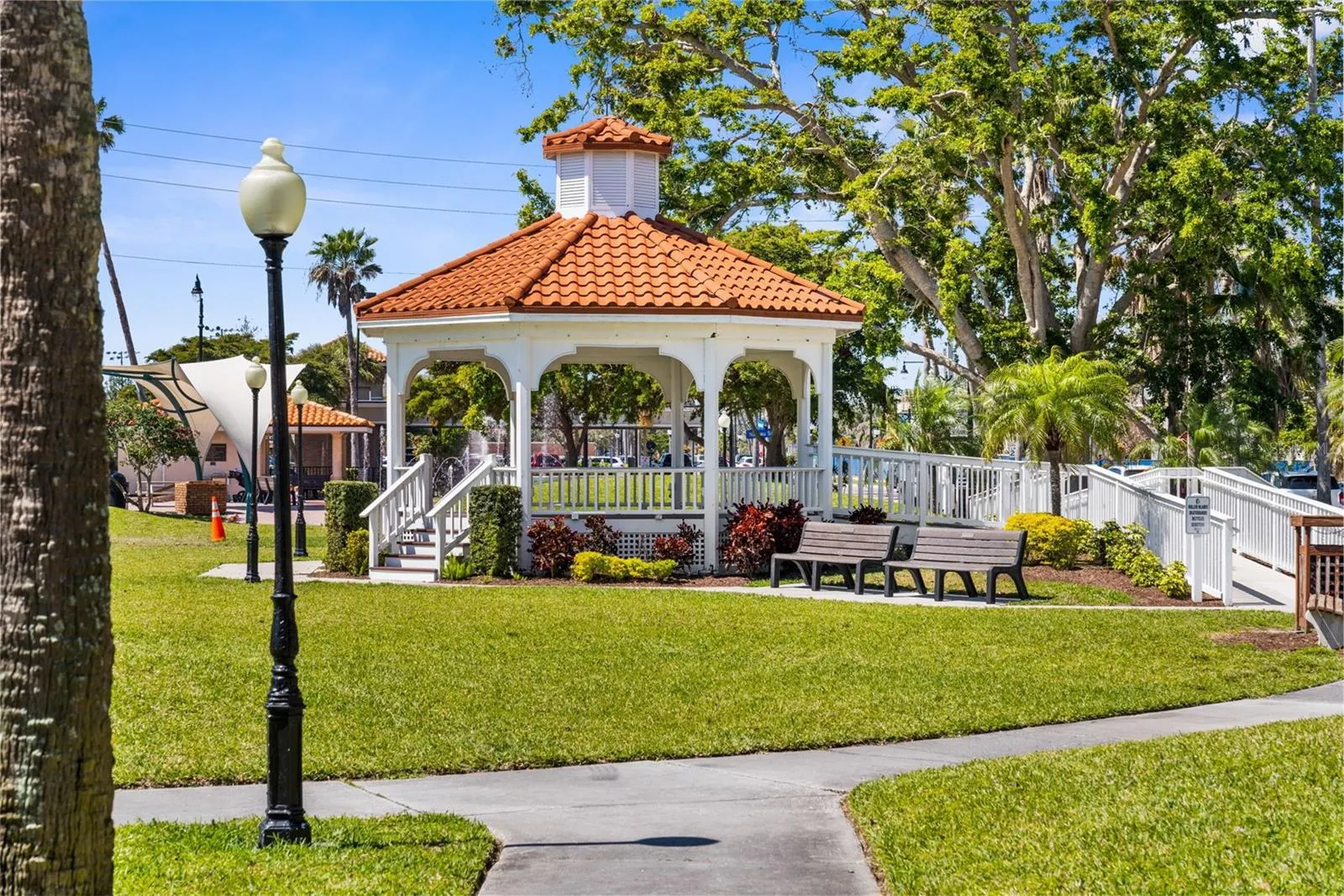 1211 CAPRI ISLES BLVD #140, #140