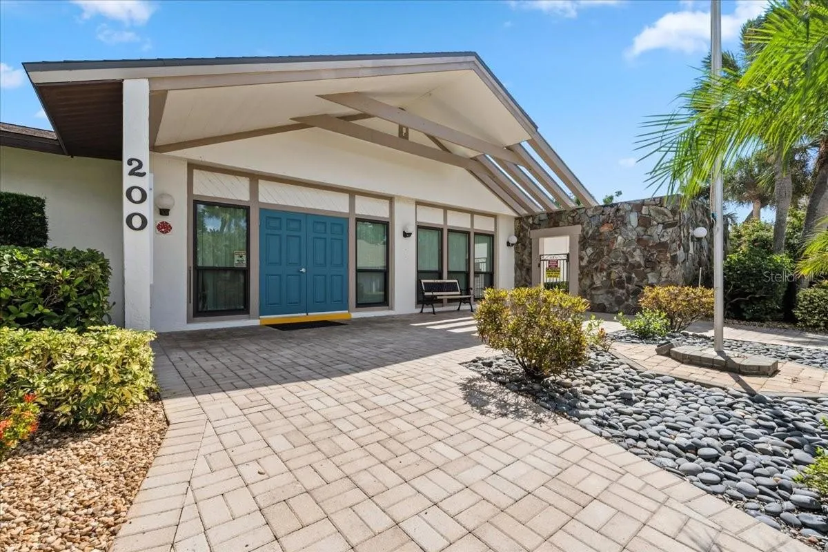 1211 CAPRI ISLES BLVD #140, #140