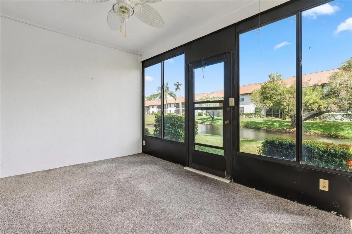 1211 CAPRI ISLES BLVD #140, #140
