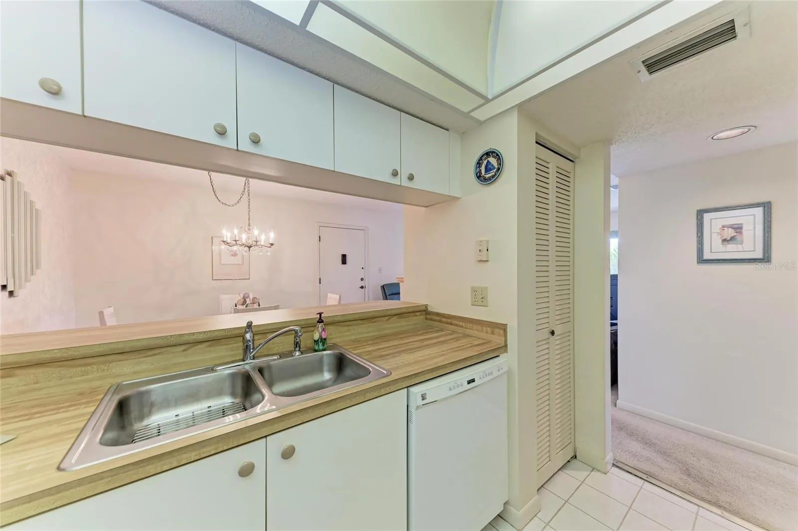630 BIRD BAY DR E #208, #208