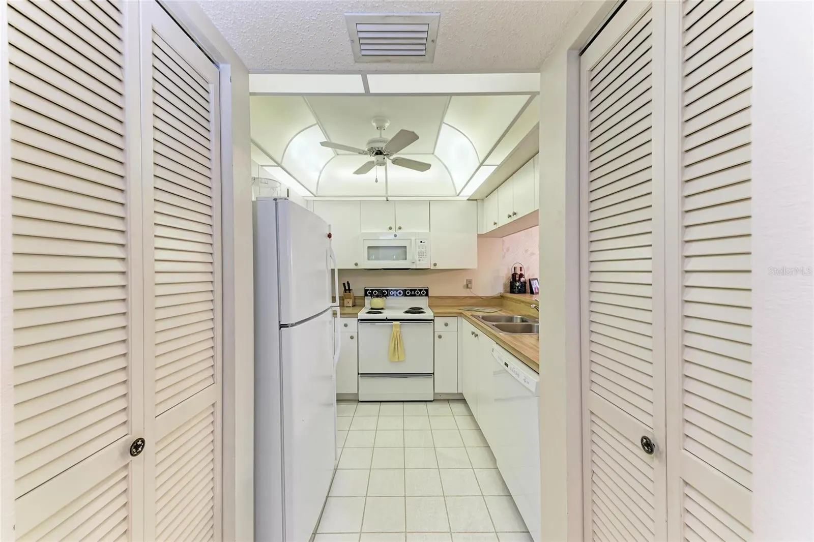 630 BIRD BAY DR E #208, #208