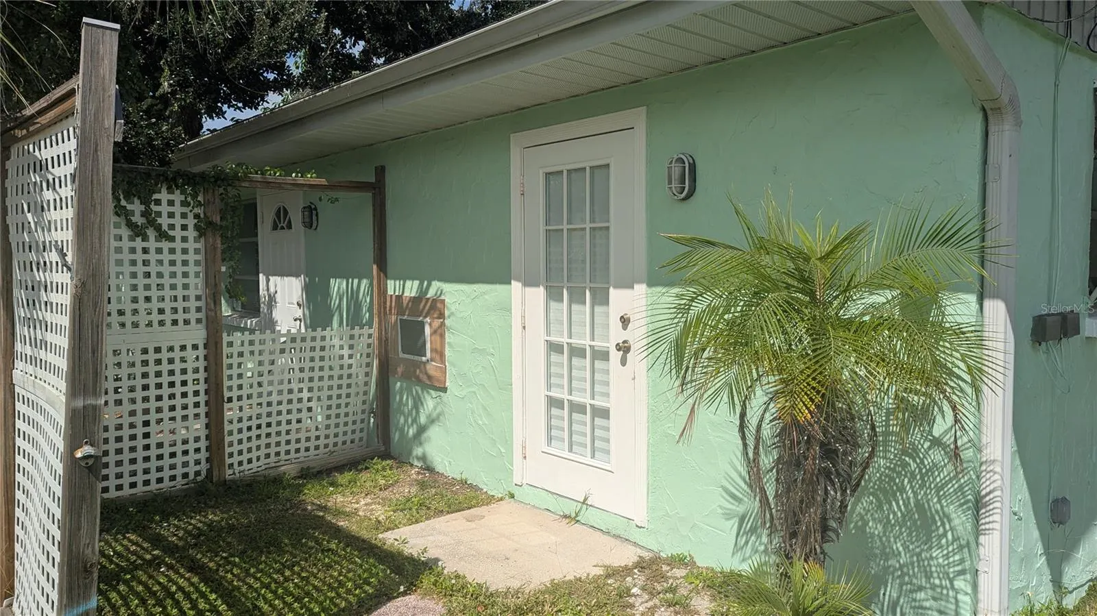 150 W FRAY ST