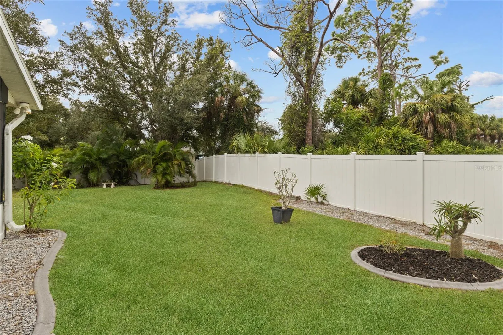 2721 COLONADE LN