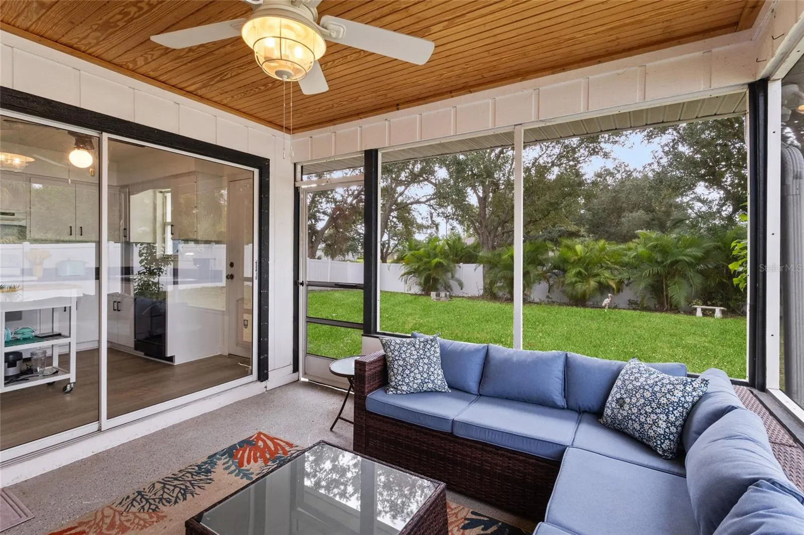 2721 COLONADE LN