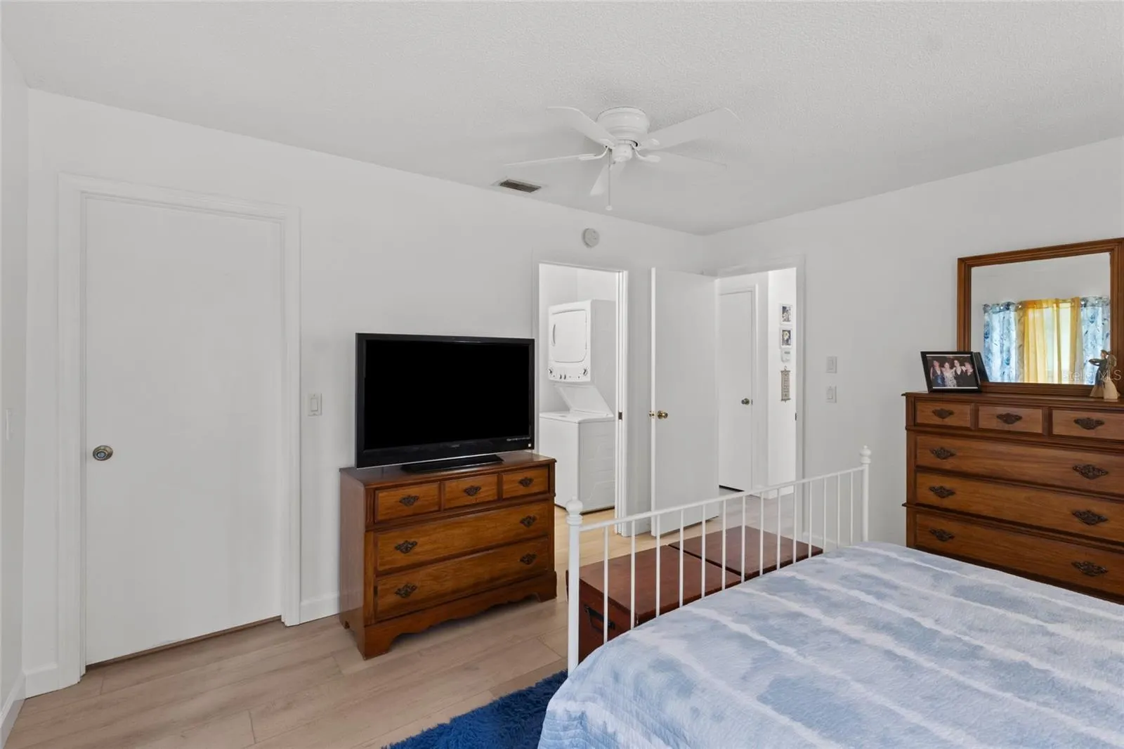 2721 COLONADE LN