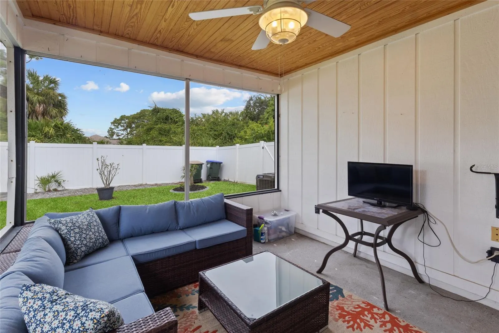 2721 COLONADE LN