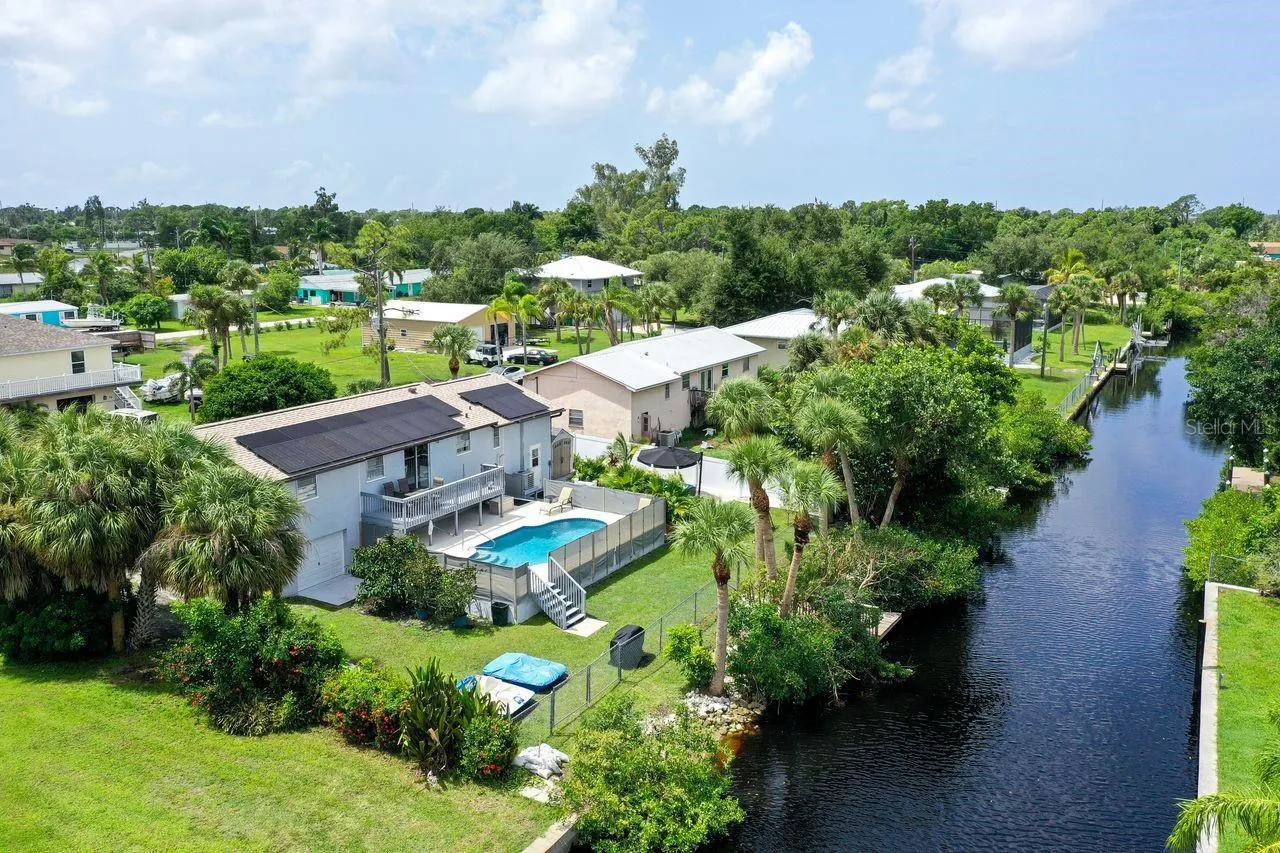 6 COVE LN