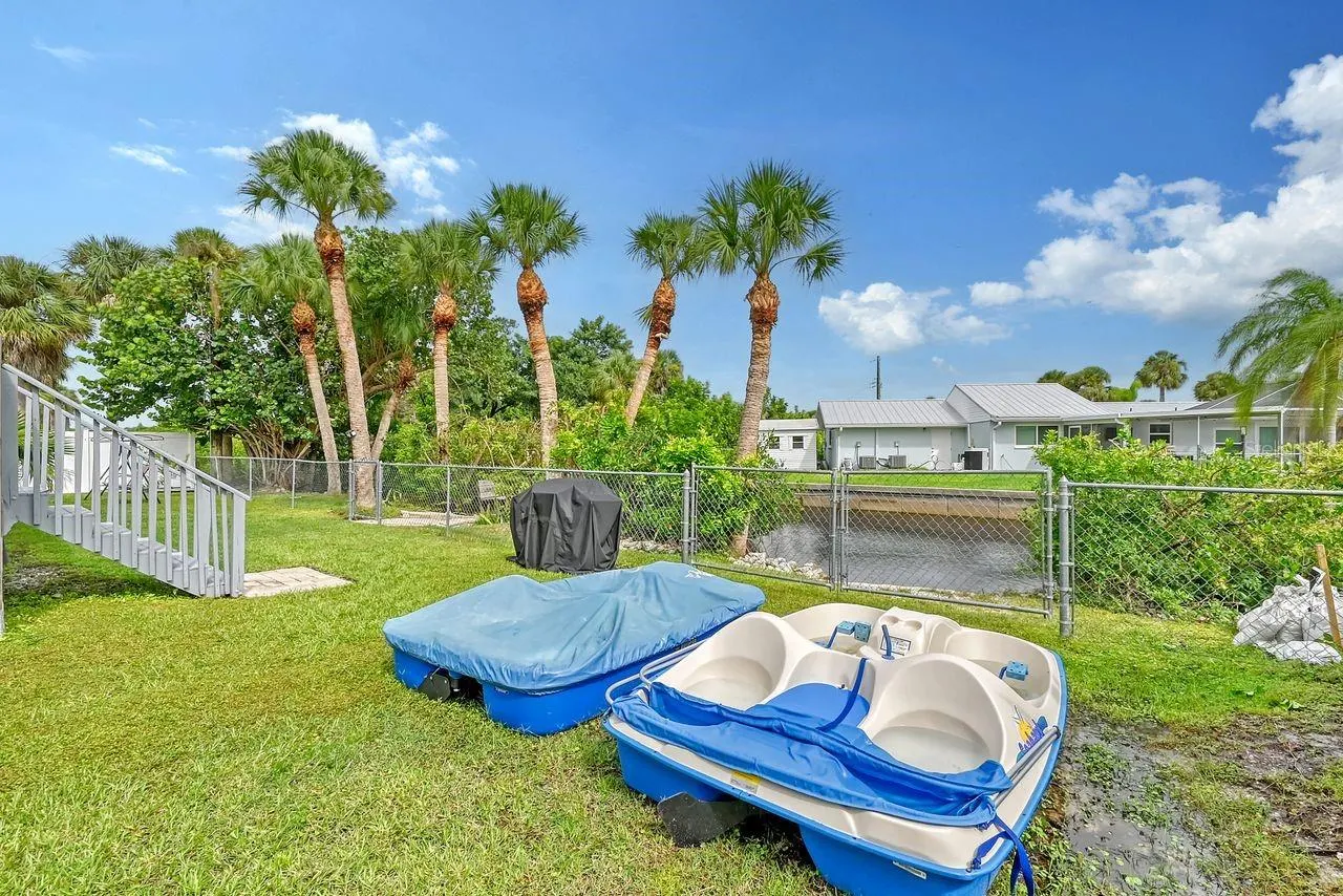 6 COVE LN