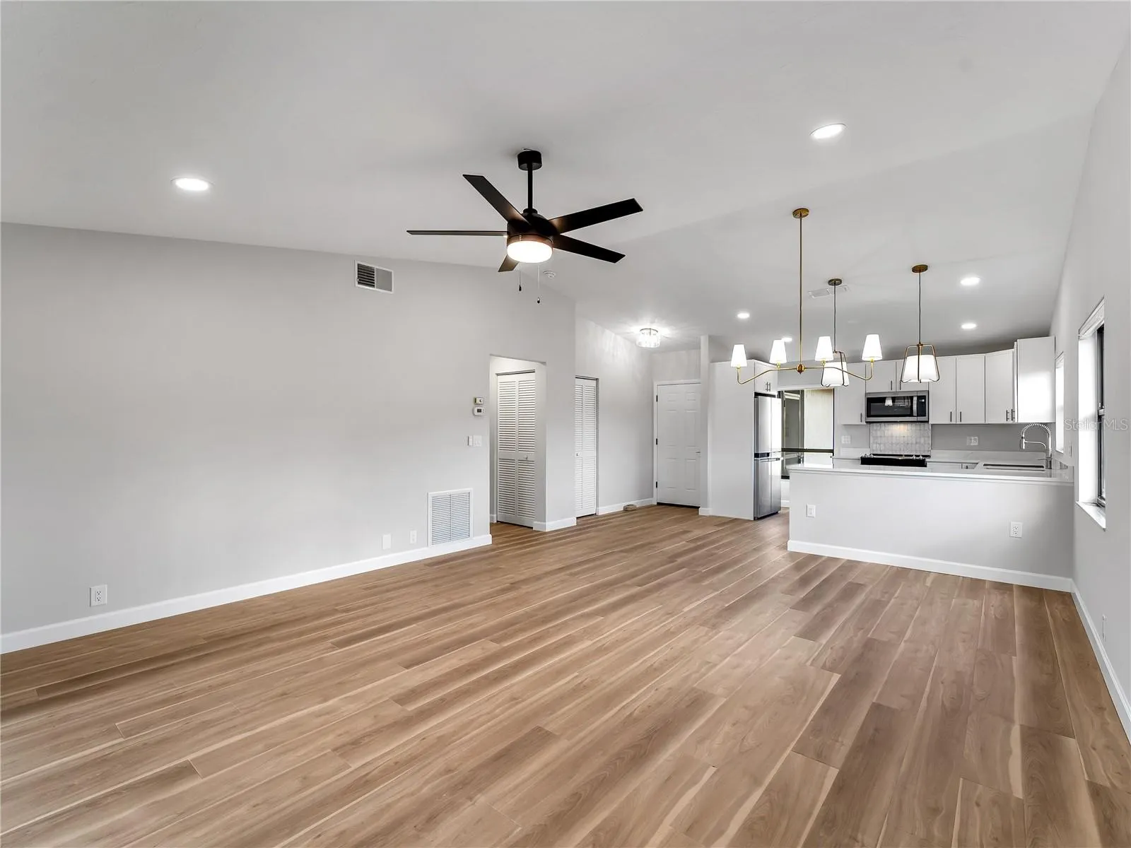1711 CURRY AVE #82, #82
