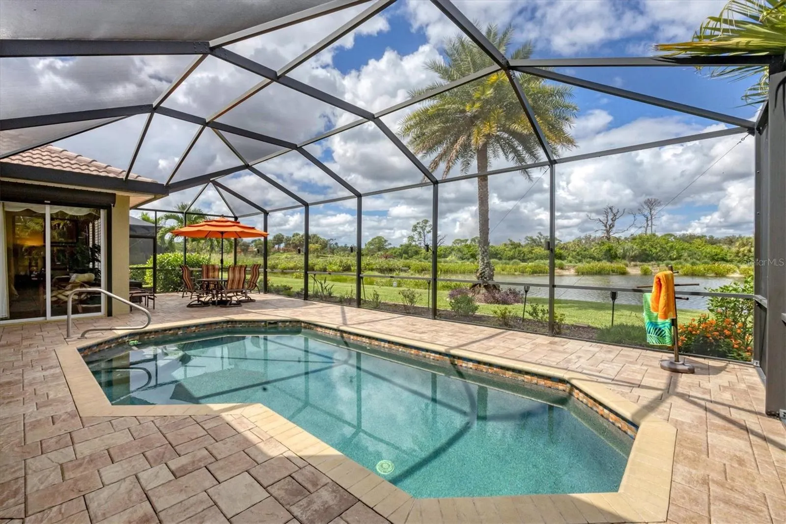 1051 CREEK NINE DR