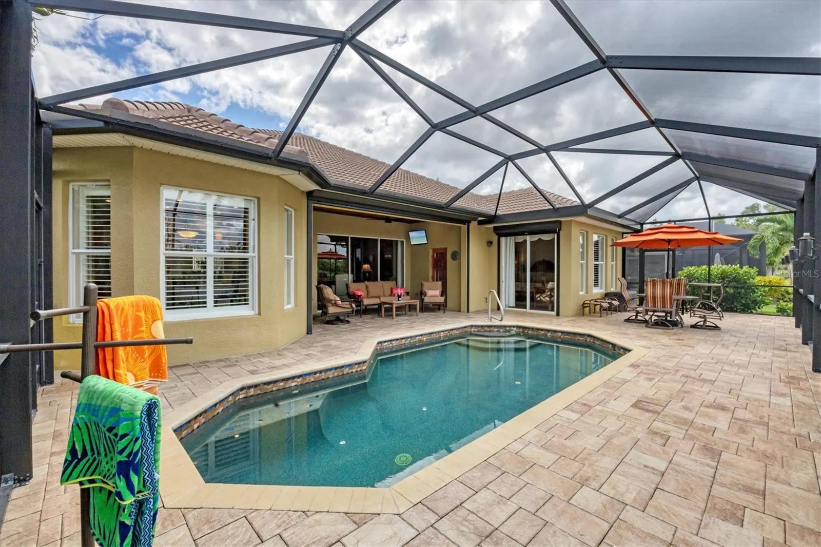 1051 CREEK NINE DR