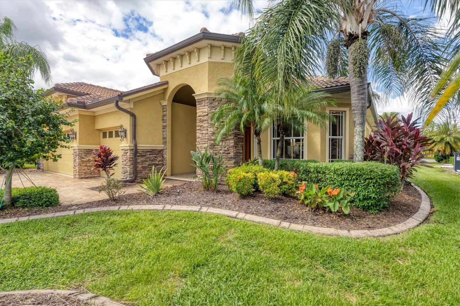 1051 CREEK NINE DR