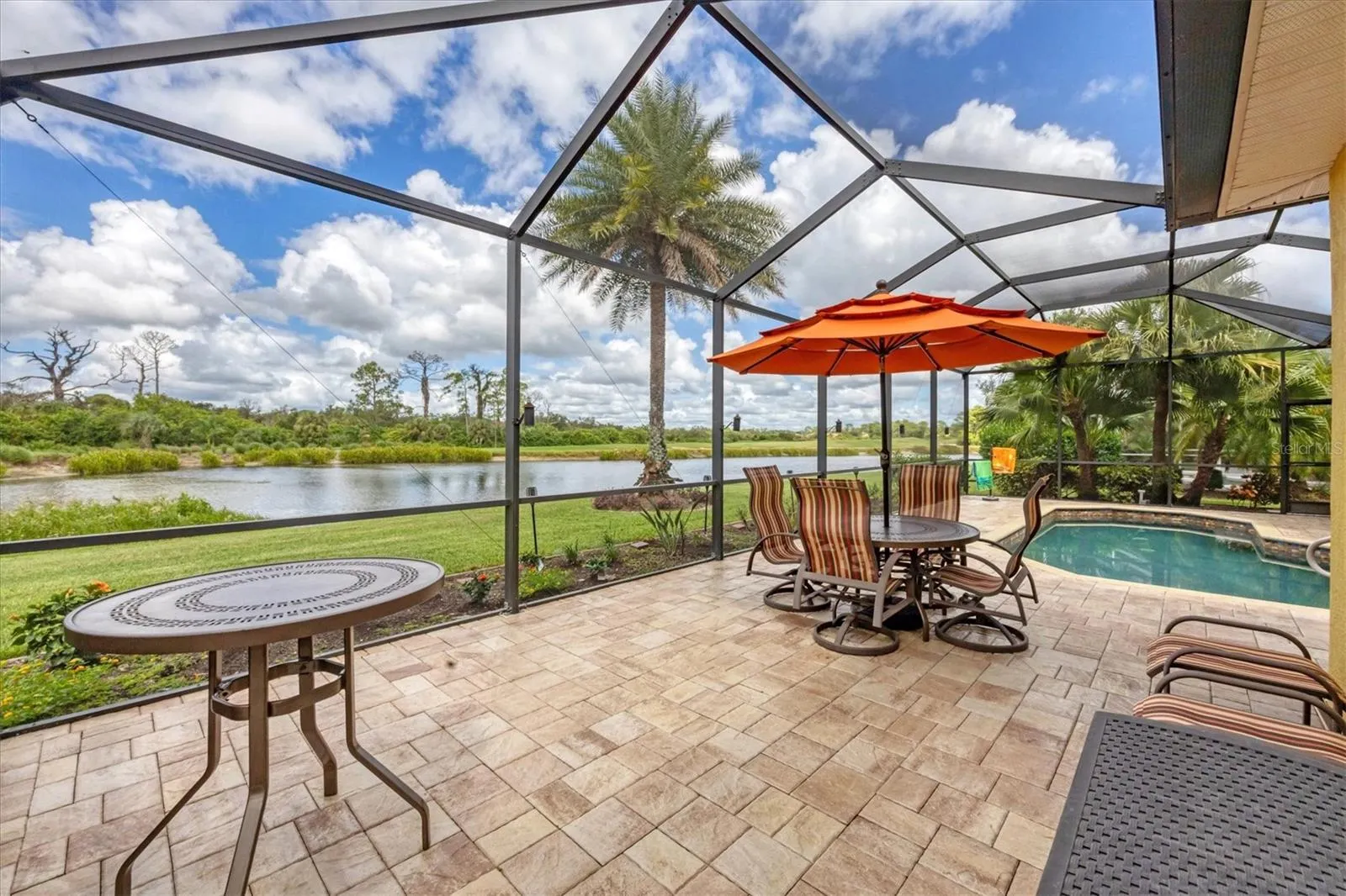 1051 CREEK NINE DR