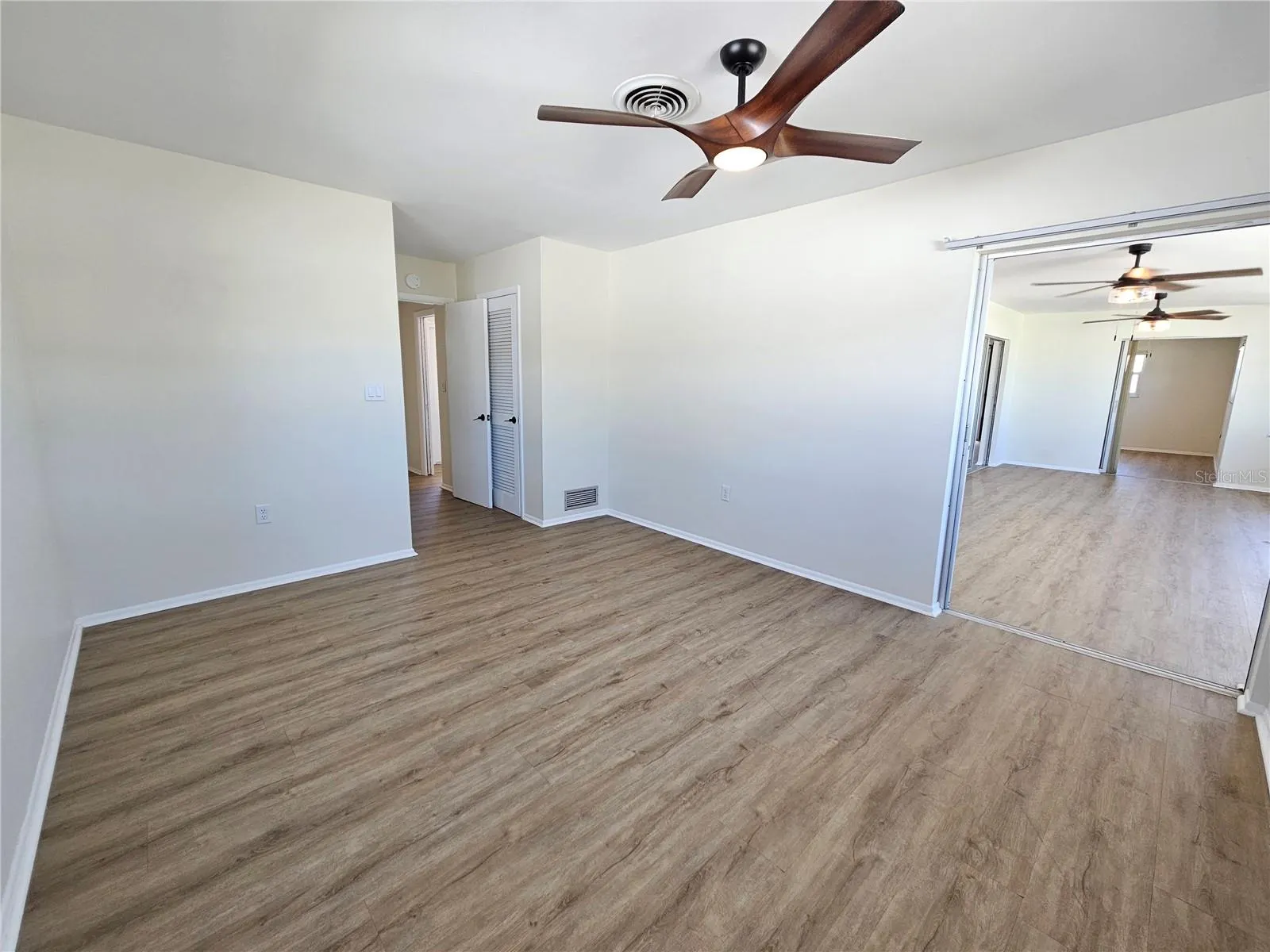 1500 GLENDALE RD