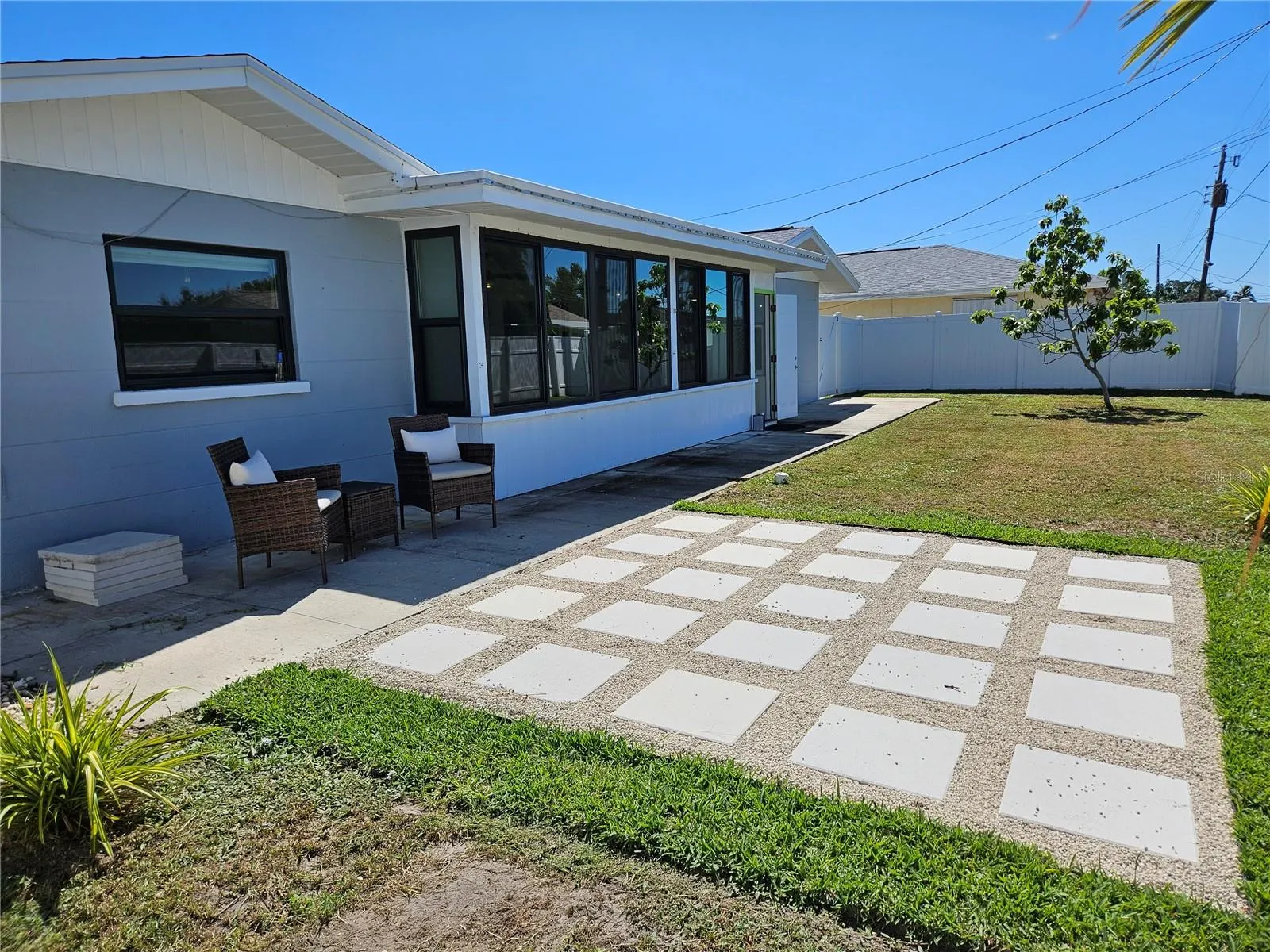 1500 GLENDALE RD